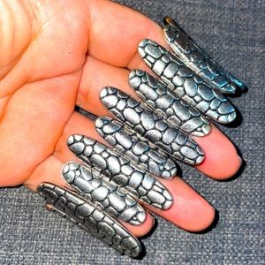 Pretty Silvertone Stretch Bracelet